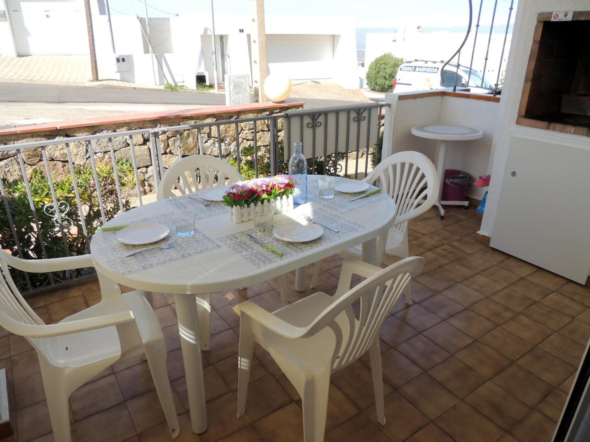 Apartment Beautiful With View Roses